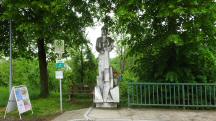 Blick zur Nepomuk-Statue an der Mankbrcke 